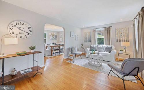 13 Maryland Ave, Pittsburgh, PA 15209-2737