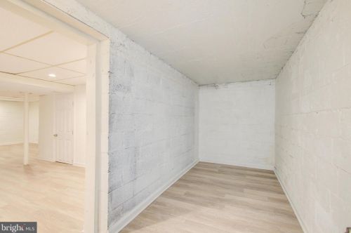 215 Highland Ave, Rockville MD  20850-4136 exterior