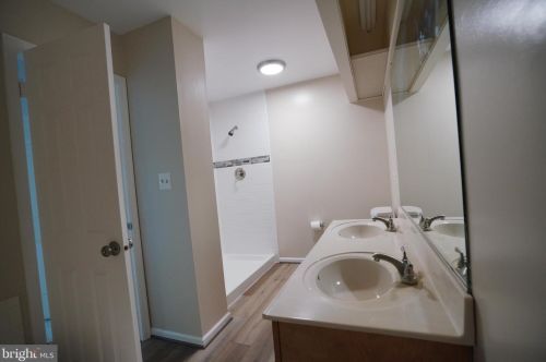 4503 Hazeltine Ct, Alexandria VA 22312-3206 exterior