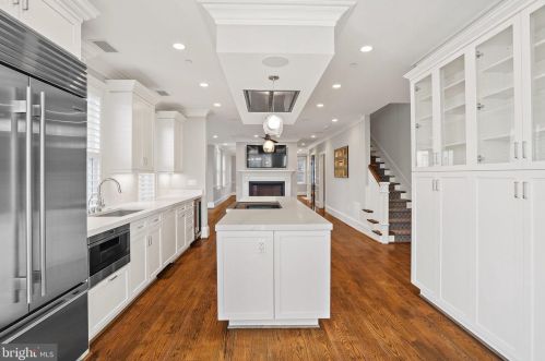 420 3rd St, Washington DC  20003-1930 exterior