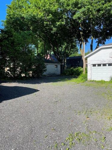 439 Prospect St, Torrington CT 06790-6330 exterior