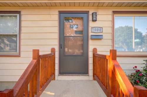 7800 Palmetto Ave, Milwaukee WI  53218-3750 exterior