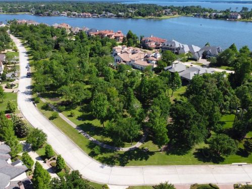 194 Bentwater Bay Dr, Montgomery TX 77356-4651 exterior