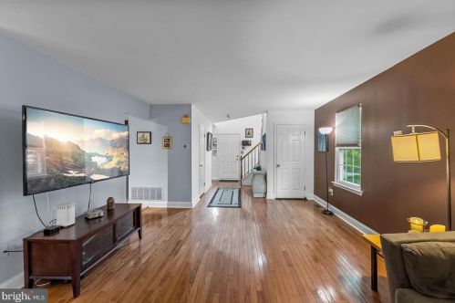 11 Revere Ct, Trenton NJ 08628-3610 exterior