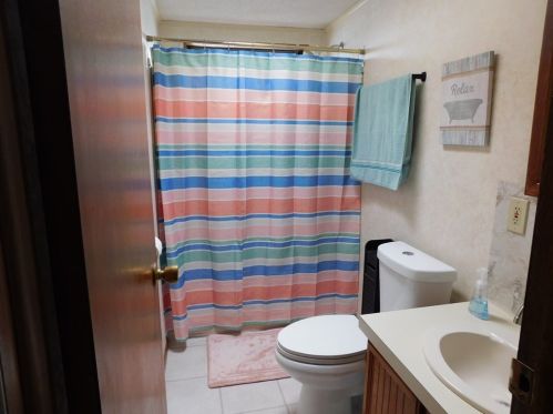 13 John Dr, West Springfield MA 01089-1277 exterior