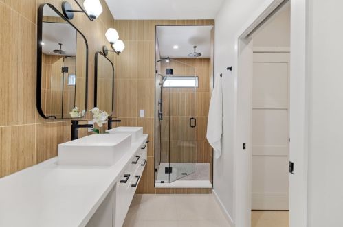 5105 Holmes St, Pittsburgh PA  15201-2433 exterior