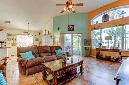 10207 Oasis Palm Dr, Tampa FL 33615-2782 exterior