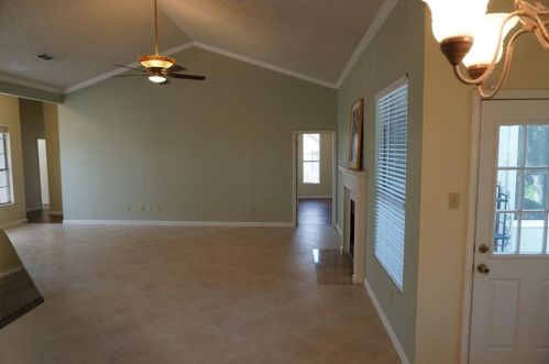 12509 Fox Hollow Ct, Austin TX  78729-6433 exterior