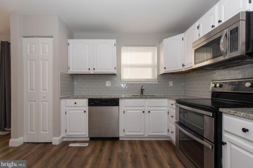 439 Ingram Ct, Glen Burnie MD 21061-6126 exterior