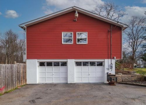 506 Vassar Rd, Poughkeepsie NY 12603-5733 exterior