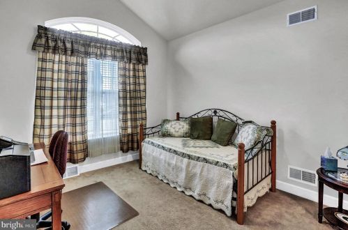 296 Friendly Dr, Hanover PA 17331 exterior