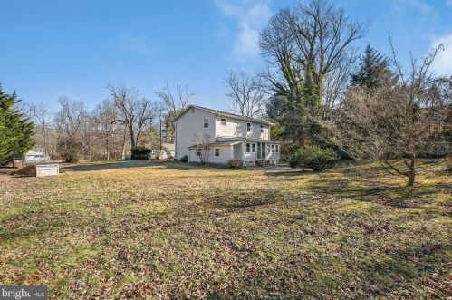 1805 Crawford Dr, Rockville MD 20851-1711 exterior