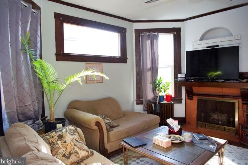 1223 Harrison St, Philadelphia PA 19124-2910 exterior