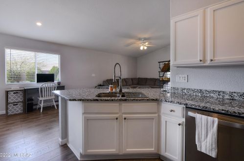 8660 Desert Dove Dr, Tucson AZ  85747-5147 exterior