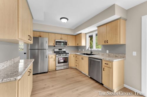 1845 Bonneville Dr, Meskegon MI 49441-3709 exterior