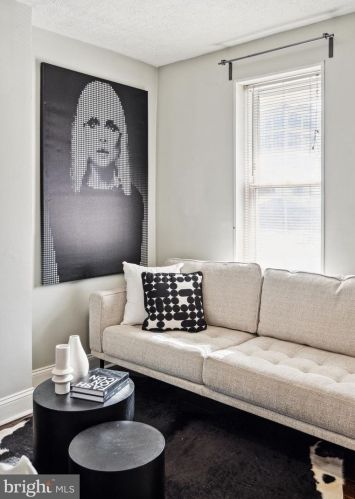 2564 Collins St, Philadelphia PA  19125-1725 exterior