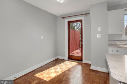 2022 21 St, Arlington VA 22201-3607 exterior