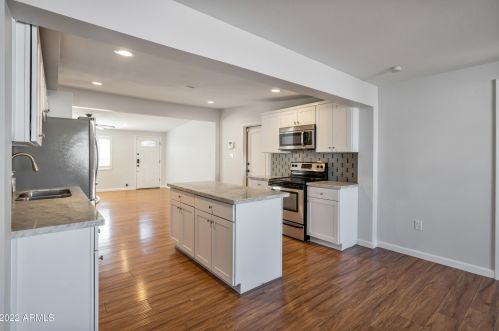 4534 Devonshire Ave, Phoenix AZ 85033-8236 exterior