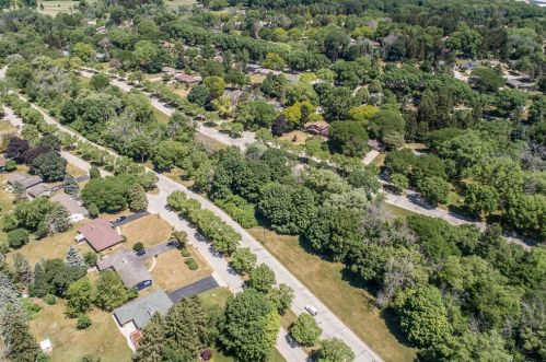 2569 Root Riv Pkwy, Milwaukee WI 53227-1849 exterior