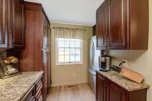 150 Scenery Ln, Providence RI 02919-7506 exterior