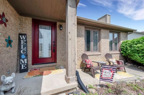 21589 Clifford Dr, Macomb Township, MI 48044-2957