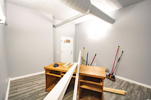 4736 Liberty Ave, Pittsburgh PA  15224-2051 exterior