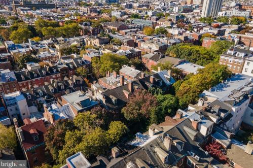 1016 Clinton St, Philadelphia PA 19107-6017 exterior