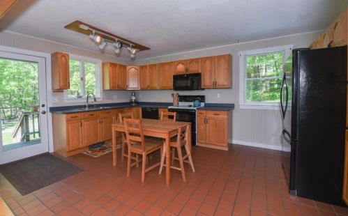 183 Main St, Plaistow NH 03865-3034 exterior