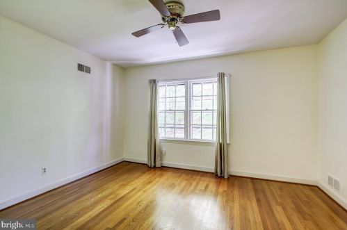 10512 Gainsborough Rd, Rockville MD 20854-3717 exterior