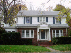 23 Vineyard Rd, Newton, MA 02459-1003