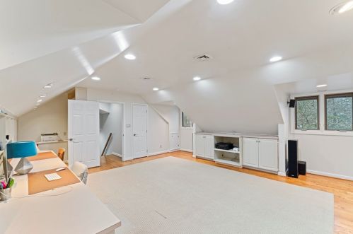 200 Guyasuta Rd, Pittsburgh PA  15215-1519 exterior