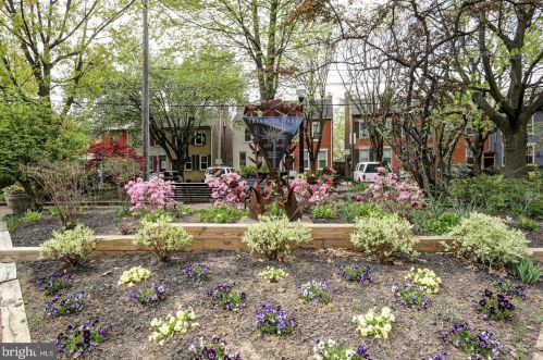 249 New Holland Ave, Lancaster PA 17602-2301 exterior