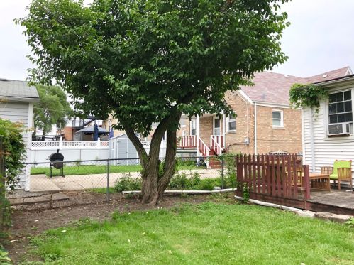 11132 Kedzie Ave, Chicago IL 60655-2330 exterior