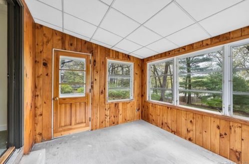 30 Sharren Ln, Enfield CT 06082-2030 exterior