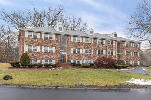 47 Edgelawn Ave, North Andover MA 01845-4412 exterior