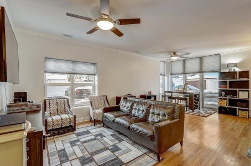 7237 Addison St, Chicago, IL 60634-3530