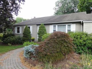 32 Cheryl Dr, Farmington, CT 06032-3047