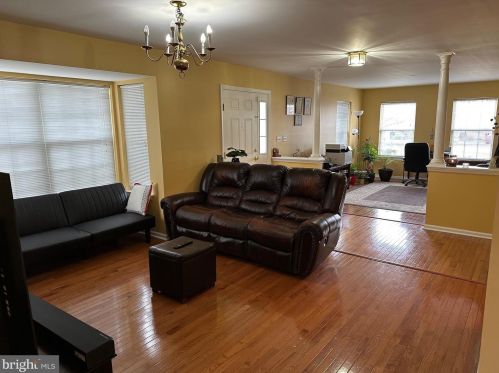 196 Fountayne Ln, Trenton NJ  08648-2673 exterior