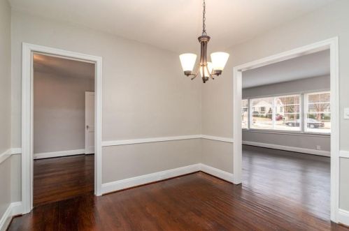 279 Midvale Dr, Atlanta GA 30342-3327 exterior