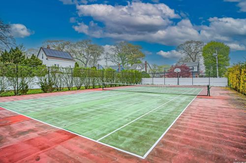 25 Biltmore Cir, Huntington Station NY 11746-1473 exterior