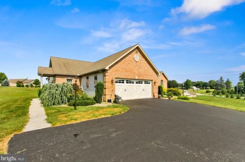 4205 Blue Hill Rd, Hanover, PA 17331-9550