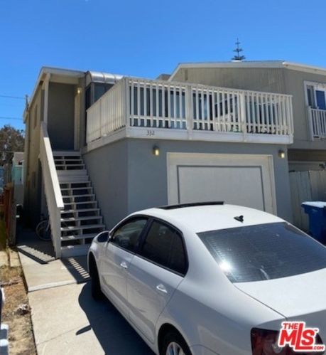 332 Cahuenga Dr, Oxnard CA 93035-4406 exterior