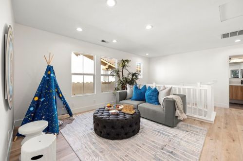 1347 Osborne Ct, Fullerton CA 92833-5068 exterior