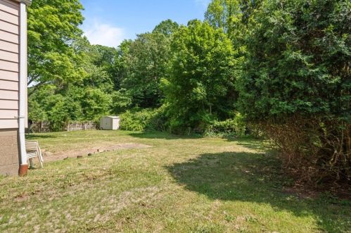 1012 Universal Rd, Pittsburgh PA 15235-3859 exterior