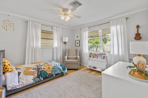 1330 27 Ave, Boynton Beach FL 33435-7529 exterior