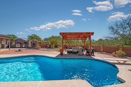 4531 Avenida Del Conejo, Tucson AZ  85749-8758 exterior