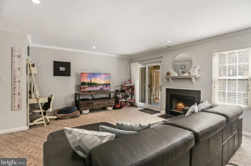 3907 Elbert Ave, Alexandria VA 22305-2045 exterior