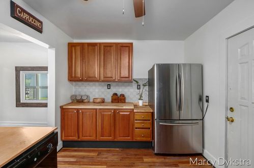 815 Sherman St, Grand Rapids MI 49506-2918 exterior