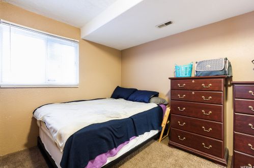 7208 Christalee Ct, Taylorsville UT 84084-7415 exterior