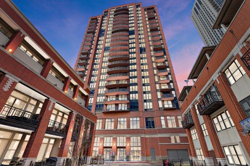 330 Jefferson St, Chicago IL 60661-1105 exterior